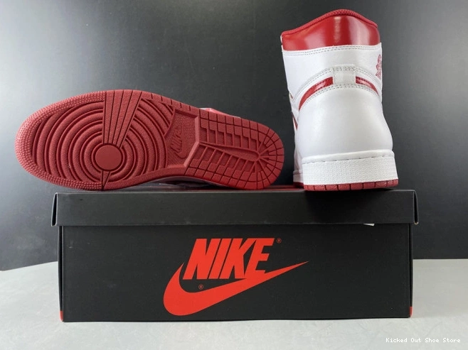 Kick Theory (2017) Retro Air 1 Red 555088-103 Metallic Jordan 0818
